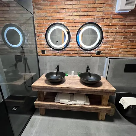 Mclimon Szálloda 3*